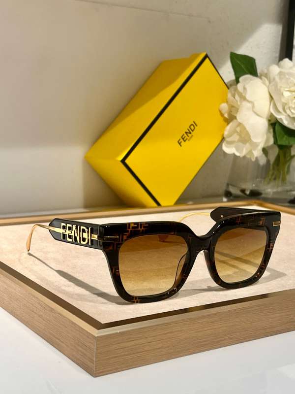 Picture of Fendi Sunglasses _SKUfw56842653fw